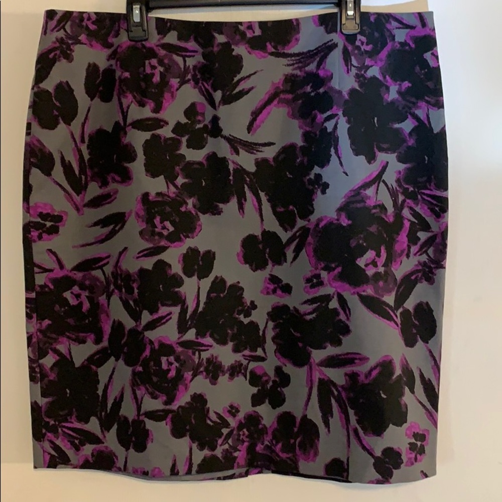 LORD & TAYLOR gray/black/fuchsia skirt size 16W.